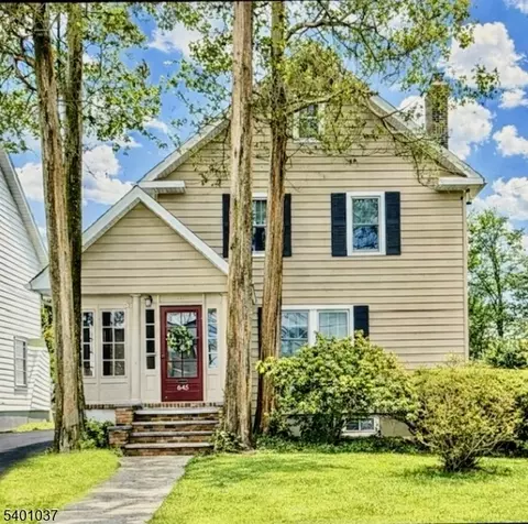 645 Roosevelt St, Westfield, NJ 07090
