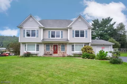 4 Budd St, Ledgewood, NJ 07852