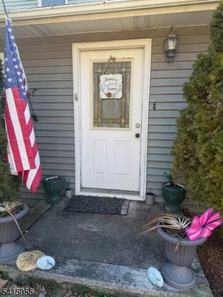 38 Highland Lakes Rd, Vernon, NJ 07462