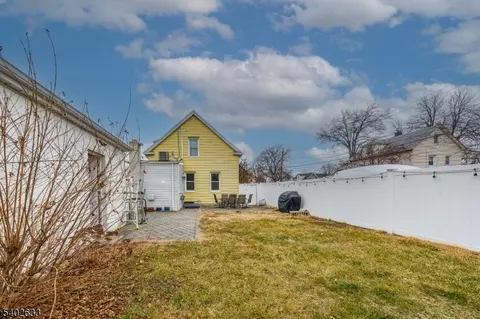17 Dietrich St, Little Ferry, NJ 07643