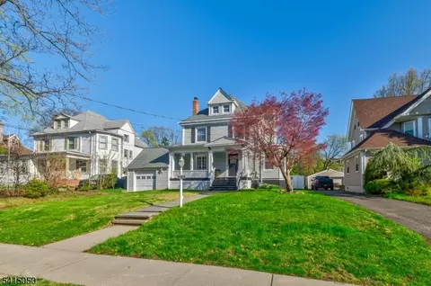 132 W 6th Ave, Roselle, NJ 07203