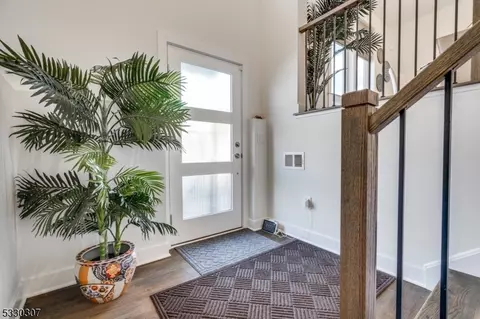 Entry Way - 5 E Hartwick Dr, Skillman, NJ 08558 photo 2 of 4