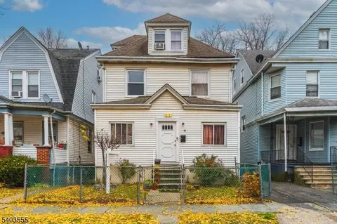 92 N 19th St, East Orange, NJ 07017