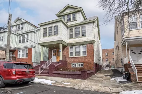 7 Mapes Ter, Newark, NJ 07112