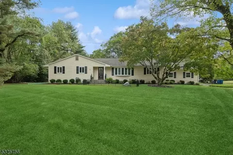 102 Jamestown Rd, Montgomery, NJ 08502