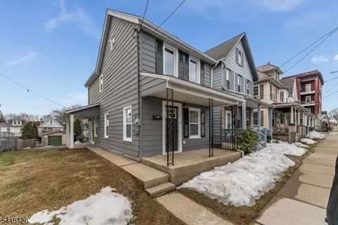 52 Lewis St, Phillipsburg, NJ 08865