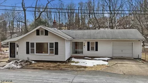 213 York Rd, Milford, NJ 08848