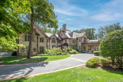 156 Overleigh Rd, Bernardsville, NJ 07924