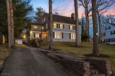 51 Afterglow Ave, Verona, NJ 07044