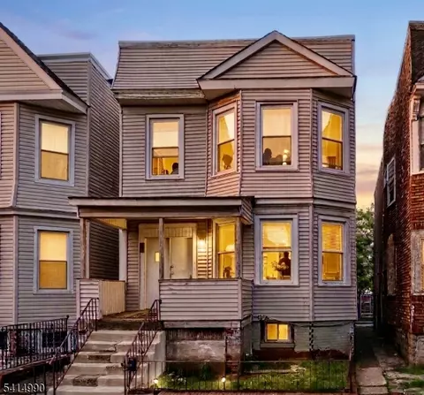 156 S 12th St, Newark, NJ 07107