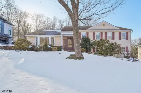 53 Sherbrook Dr, Berkeley Heights, NJ 07922