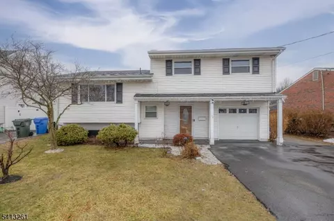 175 Rosewood Ln, Woodbridge Twp, NJ 07064