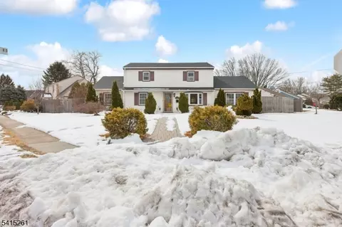 32 Glenville Rd, Edison, NJ 08817