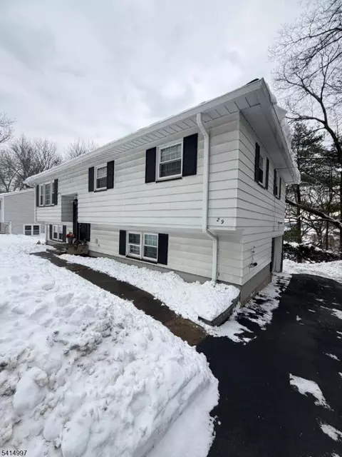 29 Brooklyn Mountain Rd, Hopatcong, NJ 07843