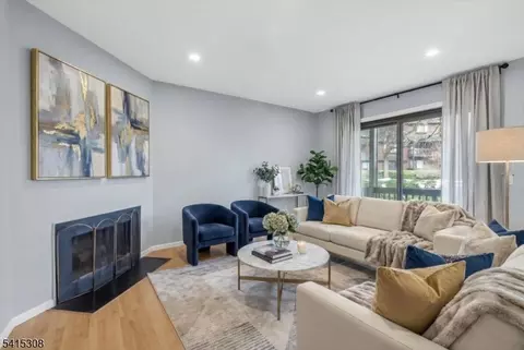 117 Sunset Ky, Secaucus, NJ 07094