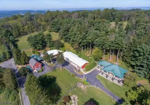 201 Lows Hollow Rd, Lopatcong, NJ 08886
