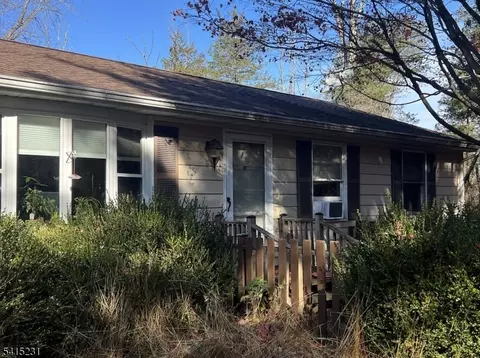 94 Warford Rd, Frenchtown, NJ 08825