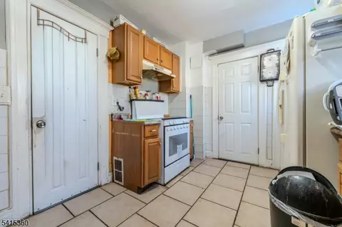 Entry Way - 1204 W 3rd St, Plainfield, NJ 07063 photo 2 of 2