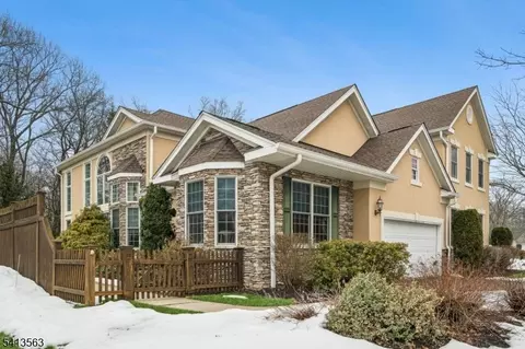 8 Wyckoff Way, Chester, NJ 07930