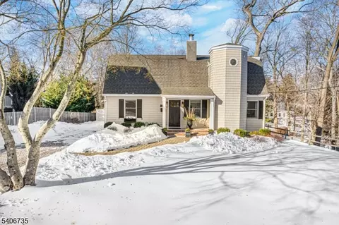 18 Harding Ter, Morristown, NJ 07960