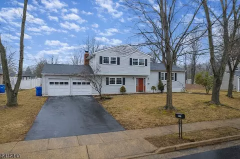 1035 Hillside Dr, North Brunswick Twp, NJ 08902