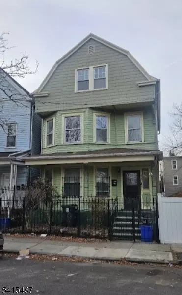 212 3rd St, Newark, NJ 07107