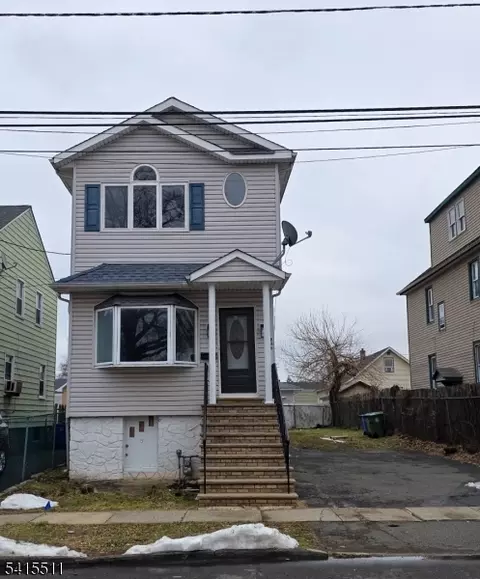830 E Curtis St, Linden, NJ 07036