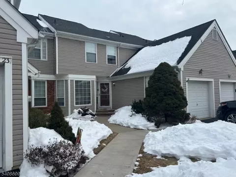 24 Daisy Ct, Whitehouse Station, NJ 08889
