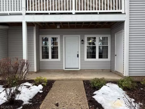 11 Mountain Ct, Bedminster, NJ 07921