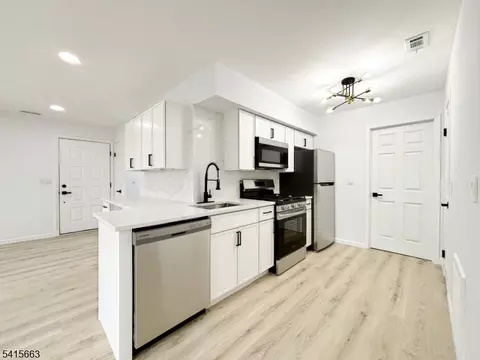 1 Beaver Creek Dr #1, Vernon, NJ 07462