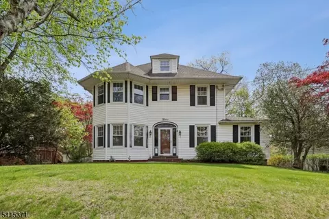 12 Linwood Ter, Caldwell, NJ 07006