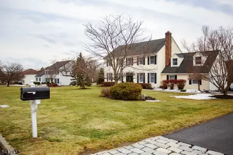 4 Victoria Dr, Flanders, NJ 07836