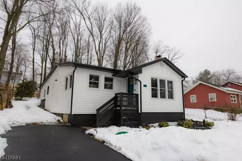18 Lake St, Vernon Twp, NJ 07422