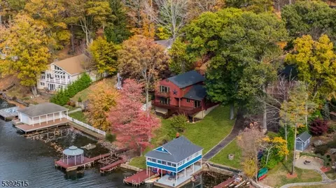 2 Oneida Ave, Hopatcong, NJ 07843