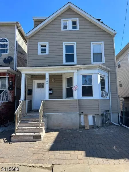 307 S Park St, Elizabeth City, NJ 07206