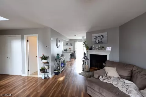 Entry Way - 4 Sickle St, Dover, NJ 07801 photo 11 of 12