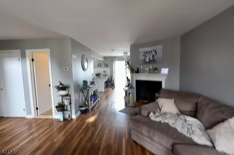 Entry Way - 4 Sickle St, Dover, NJ 07801 photo 10 of 12