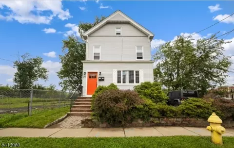 21 Lawrence St, Bloomfield, NJ 07003