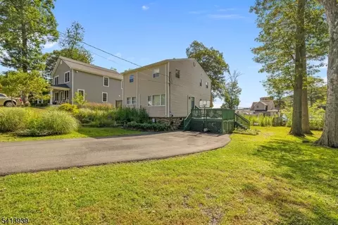 19 W River Styx Rd, Hopatcong, NJ 07843