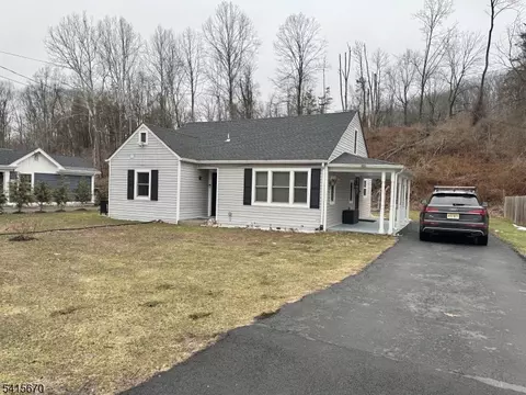 13 Us Highway 46, Columbia, NJ 07832