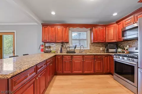 81 Jefferson Ave, Dover, NJ 07801 photo 5