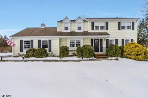 124 Howell Dr, Somerville, NJ 08876