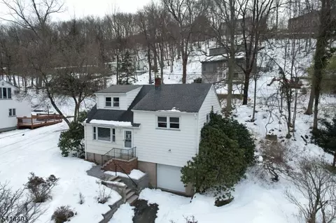 667 Colfax Rd, Wayne, NJ 07470