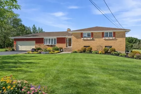 116 S Hillside Ave, Succasunna, NJ 07876