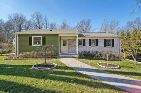 22 Brook Hollow Ln, New Providence, NJ 07974