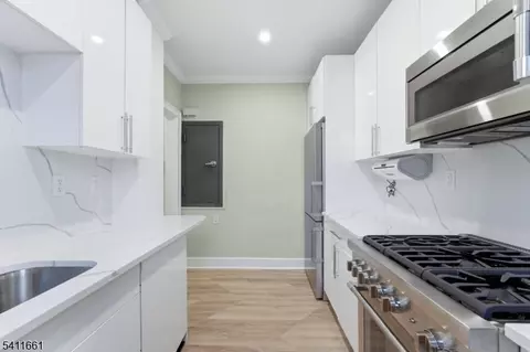 Kitchen - 133 Summit Ave #16, Summit, NJ 07901 photo 2 of 2