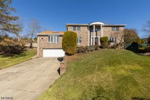23 Carr Pl, Totowa, NJ 07512