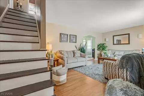 11 Beech St, Cedar Grove, NJ 07009