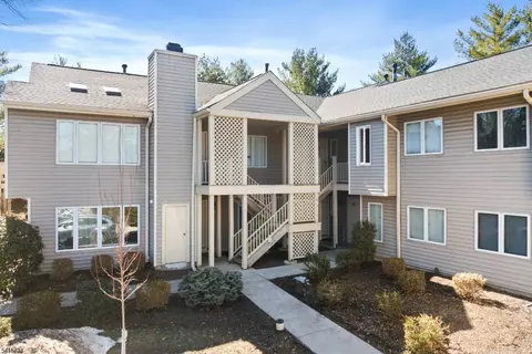 3 Augusta Dr, Annandale, NJ 08801