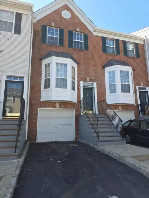 93 Perez Dr, Newark, NJ 07103